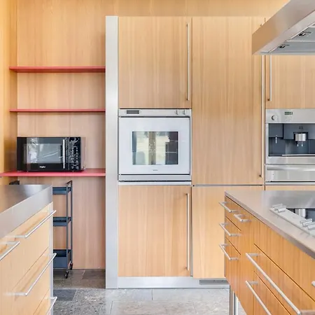 Penthouse With 4bedr Sauna And Parking *